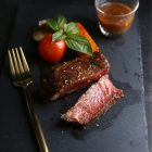 Pala tálaló akáciafa tartóval 26x18 cm