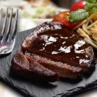 Pala tálaló akáciafa tartóval 26x18 cm