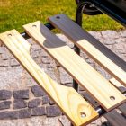 Négyzet alakú faszenes grillsütő fedéllel