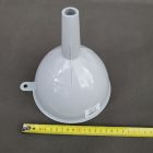 17 cm-es műanyag tölcsér